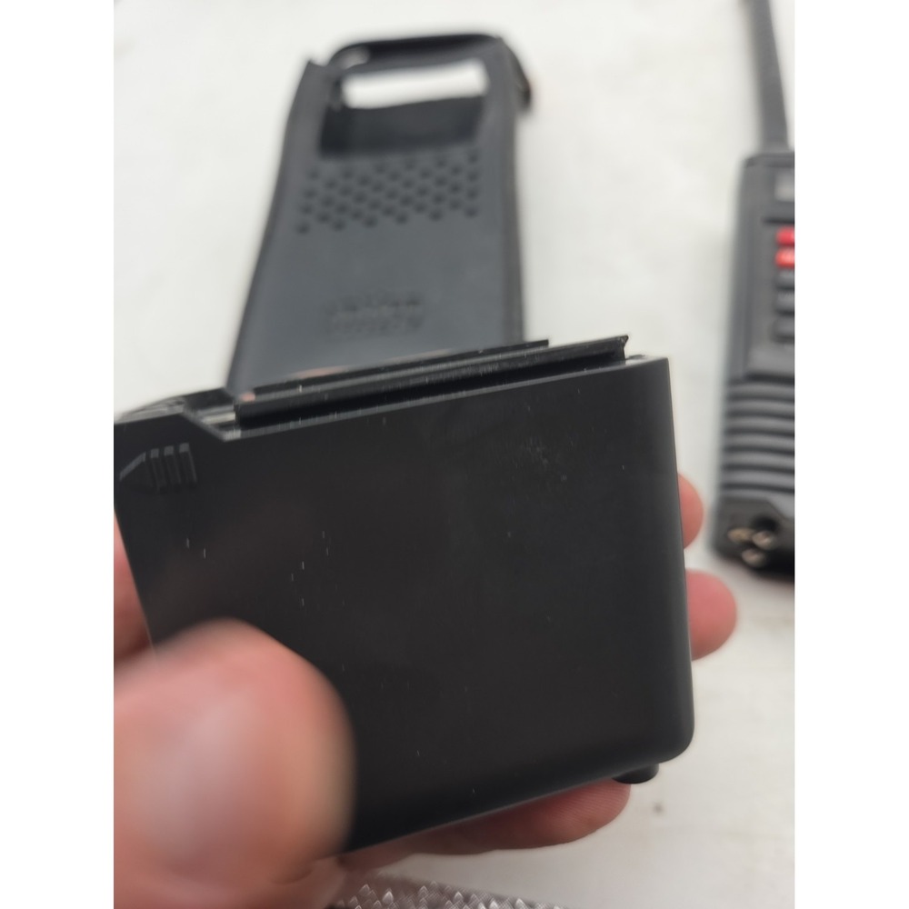 Uniden Bearcat Scanner BC100XLT W/ Case and Power Cord - Screen Issue WORK NOTES - Picture 6 of 10